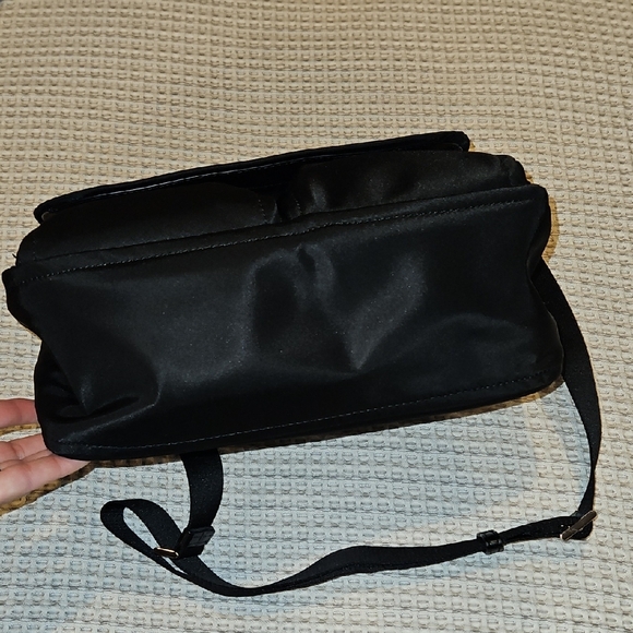 Kate Spade Black Crossbody Bag with Adjustable Strap and Flap Closure - Picture 12 of 12